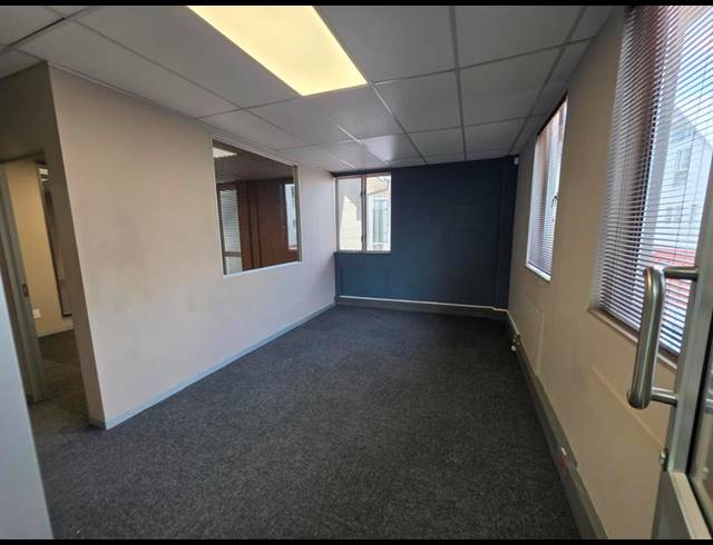 BUSINESS PROPERTY TO RENT IN FAERIE GLEN